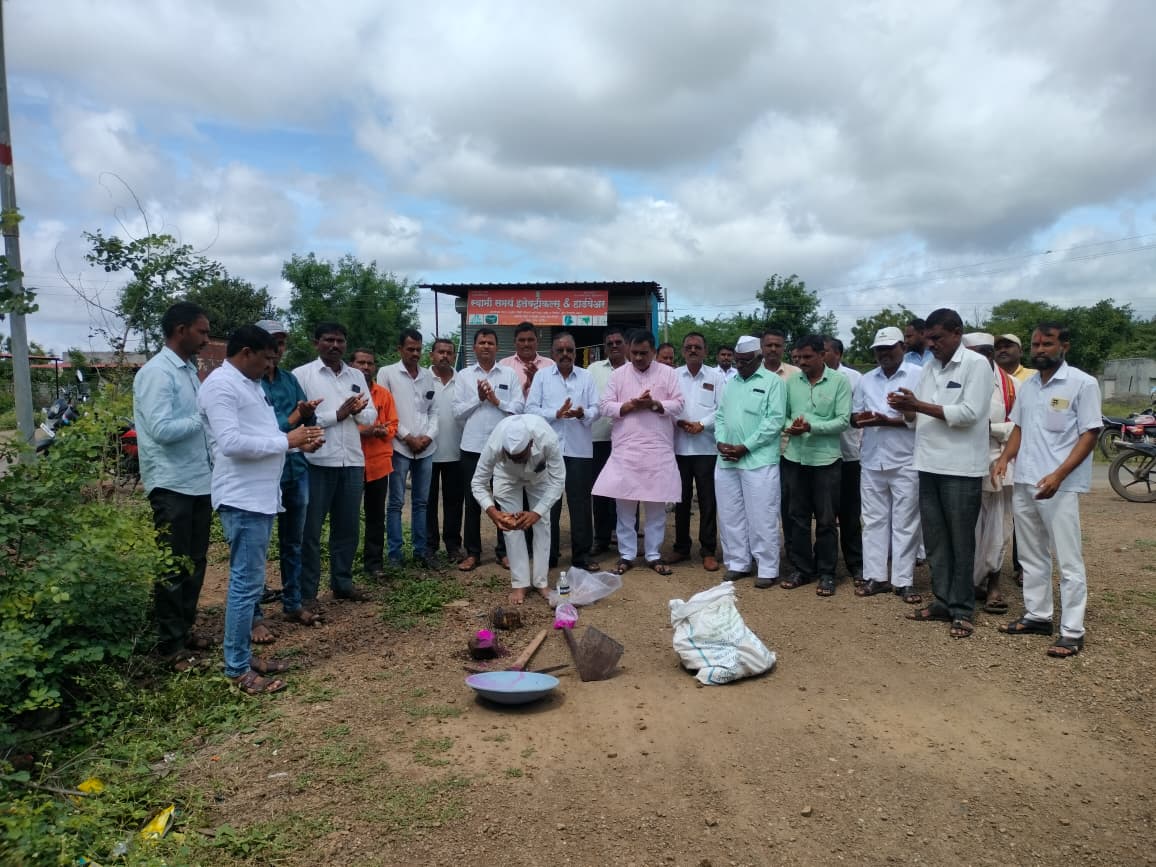 मौजे वढाणे अंतर्गत बिरोबा वस्ती रस्ता कामाचे भूमिपूजन