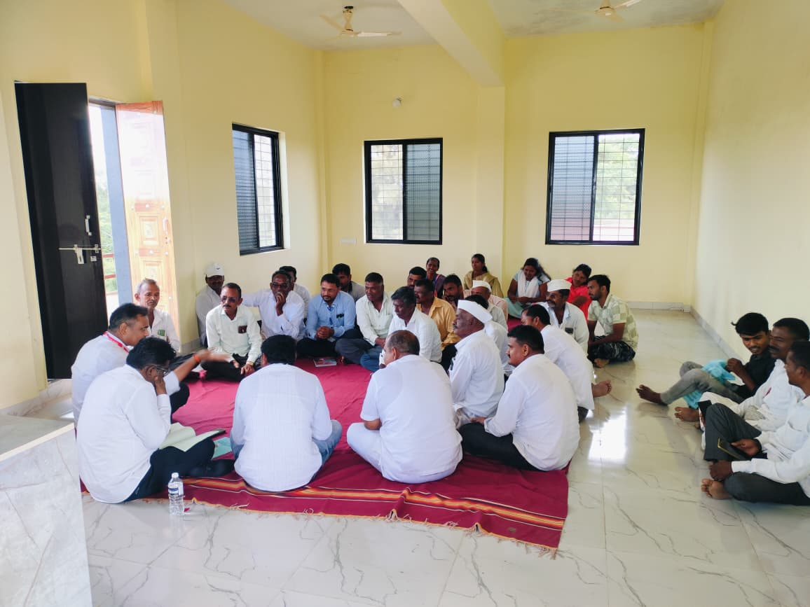 “मुख्यमंत्री समृद्ध पंचायतराज अभियान पंचायत समिती चे सह्यक सहा.गट विकास अधिकारी जरांडे सर यांचे ग्रामस्थांना मार्गदर्शन